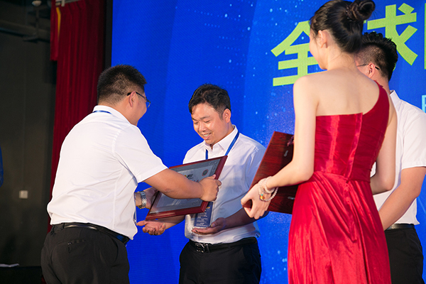 源碼太陽能路燈，源碼太陽能路燈廠家，源碼太陽能路燈價格